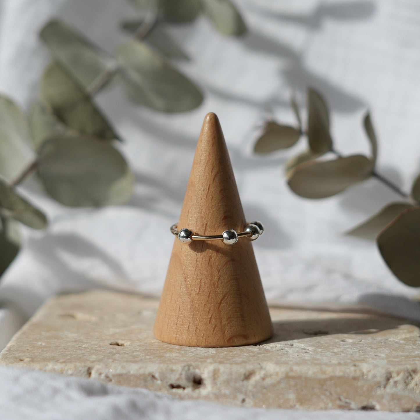 Anillo antiestrés relleno de oro