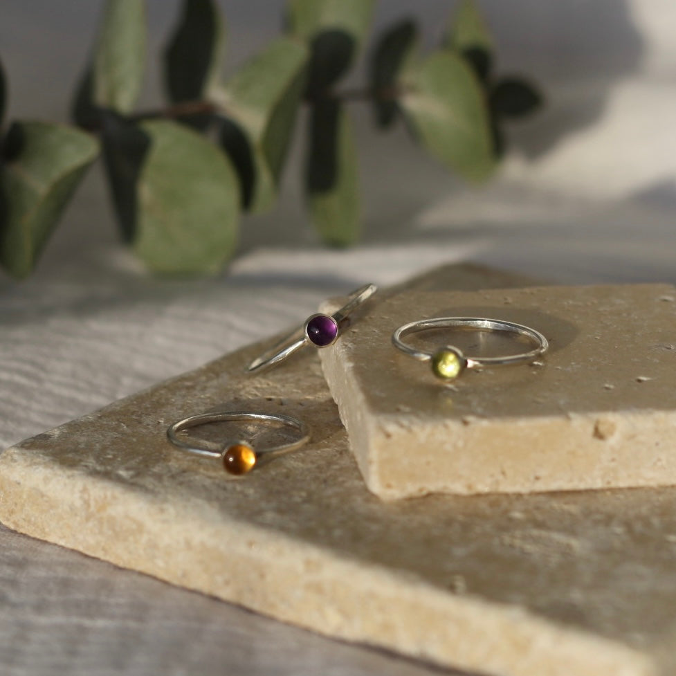 Anillo de plata con piedra natal
