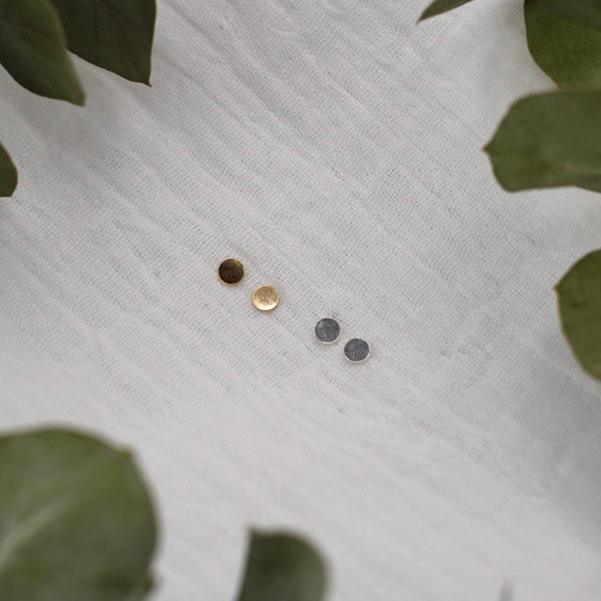 Dot Studs