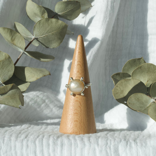 Mother Of Pearl Ring - 8.25