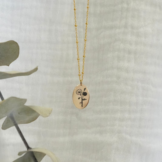 Collar con letra pequeña